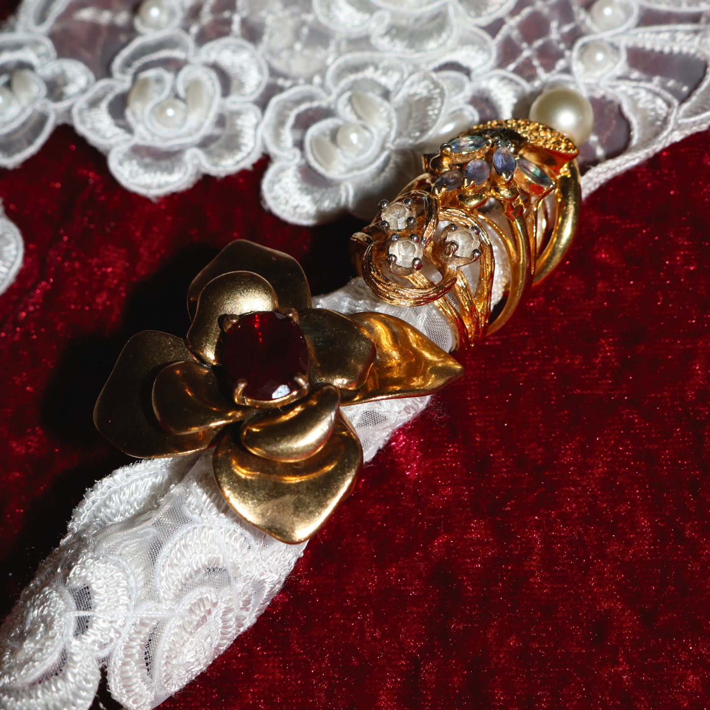 Vintage Gold Tone Flower Ring with Red Stone